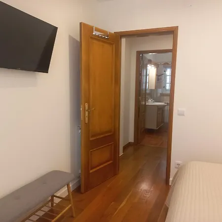 Cozy Private Room In Nazare - Independent Entrance - No Sharing Areas ナザレ